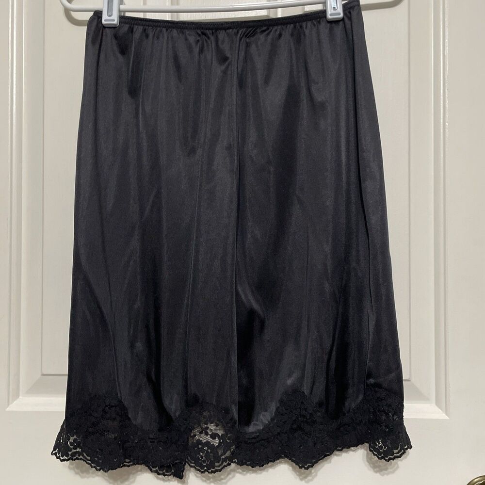 Adonna 100% Nylon Short Slip Womens M Black Elastic Waist Lace Hem Back Slit